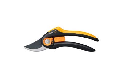 Секатор плоскостной Fiskars Plus Smartfit P541