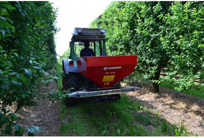 Cадовый разбрасыватель минеральных удобрений Cosmo RE 1000