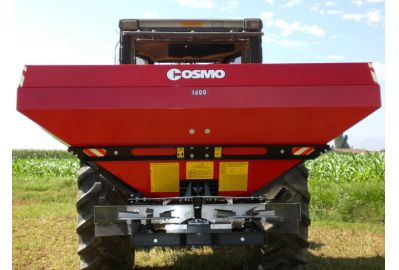 Полевой разбрасыватель минеральных удобрений Cosmo RXT 3000
