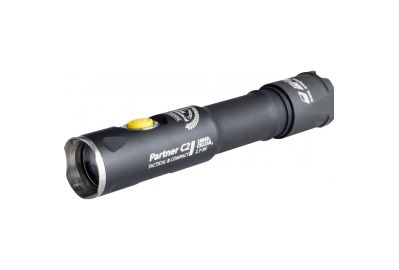 Фонарь Armytek Partner C2 Pro v3 XHP35 (белый свет)