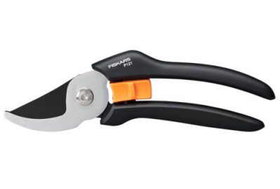Секатор плоскостной Fiskars Solid P121